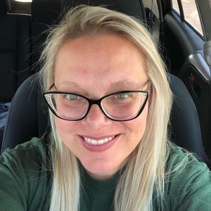 Meet your Posher, Courtney